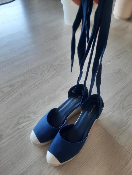 Sandále so šnurovaním, 40