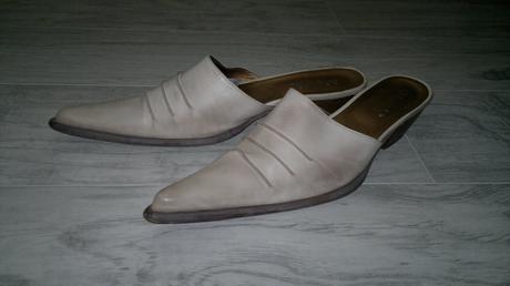 Béžové kožené šľapky, 38