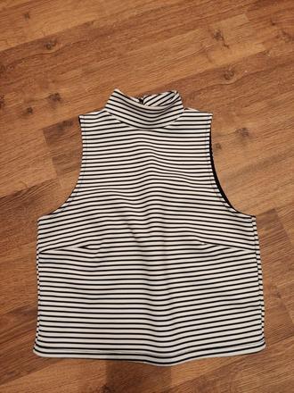 Damsky crop top, atmosphere,s