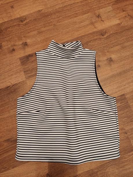 Damsky crop top, atmosphere,s