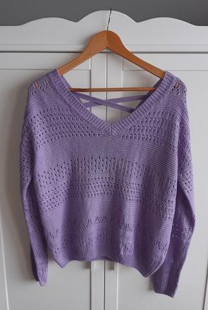 Dámsky svetrík voľnejšieho strihu, m