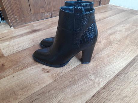 Kotnikové topanky, 38