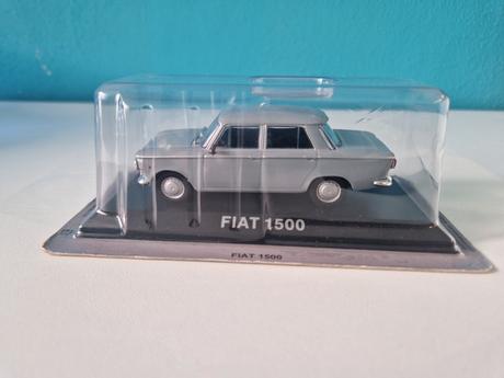 Modely deagostini autíčka mix,