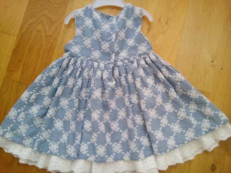 Šaty vyšívané s čipkou, f&f,68