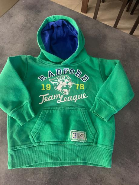 Mikinka s kapucňou, 92