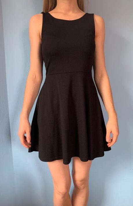 Čierne šaty s výstrihom na chrbte, h&m,s