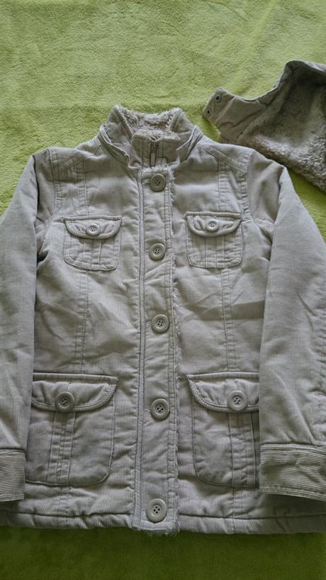 Veľmi málo nosená vetrovka, výborný stav, bhs,s