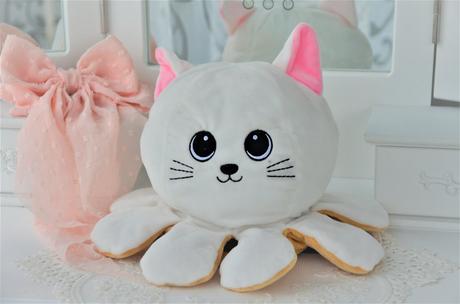 Plyšová obojstranná mačka,