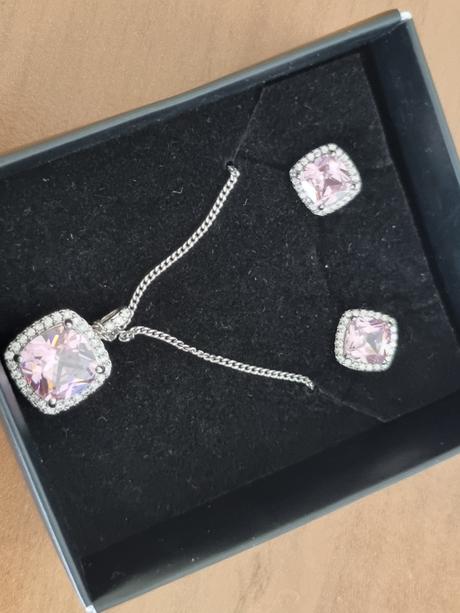 Súprava bižutérie s ružovým očkom, 