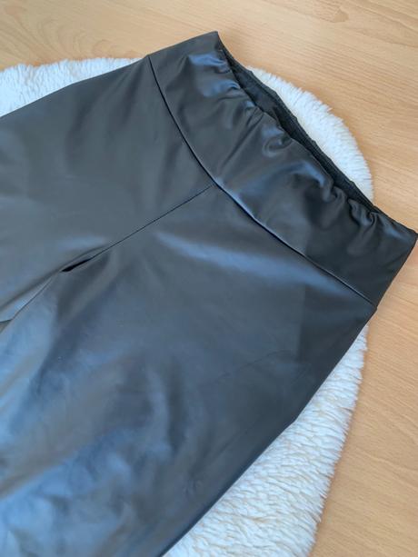 Koženkové legíny, calzedonia,s