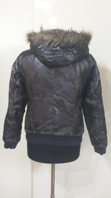 Zimna bunda s kozuskom, s.oliver,152
