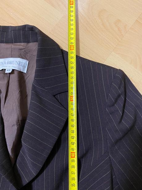 Tmavohnedé sako s tenkými prúžkami, 38