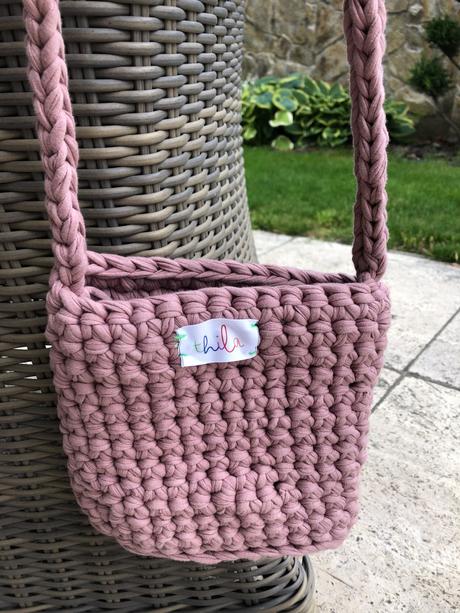 Háčkovaná kabelka, 
