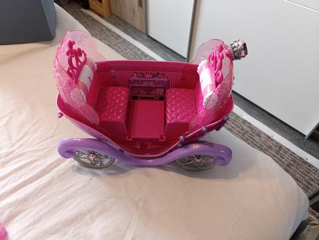 Barbie kôň a koč, 