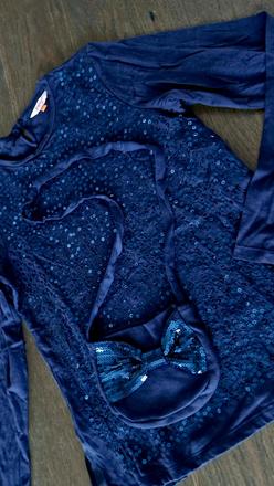 Rozkosna slavnostna tunika s kabelkou super stav, 158