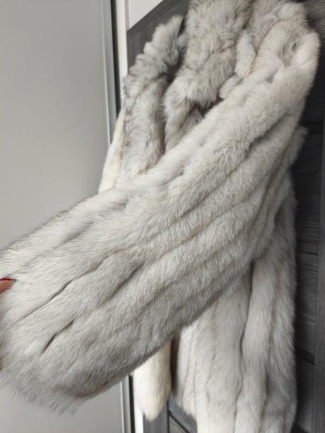 Luxusny kozuch zo striebornej lisky, m