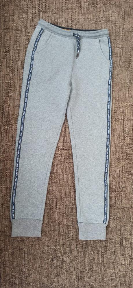 Bledosive tepláky boboli, 140