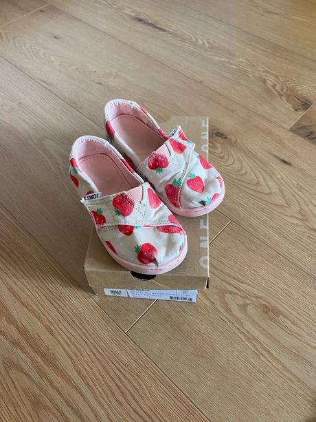 Topánočky toms, 24