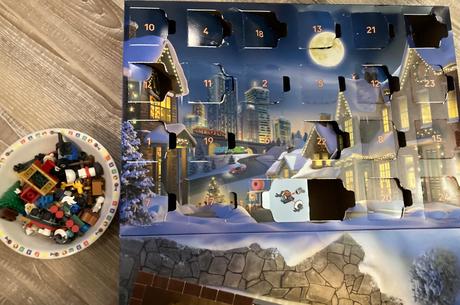 Lego city adventný kalendár 60475,