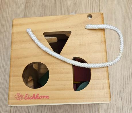 Drevená kocka vkladačka,
