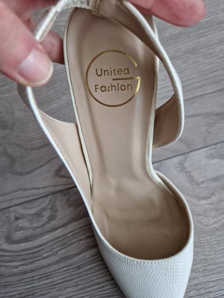 25sch_biele lodicky, 37