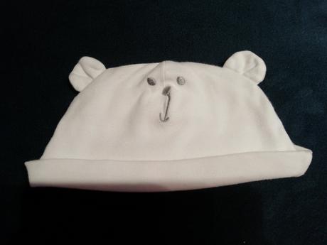 Ciapka biela 6-9 mes, 92