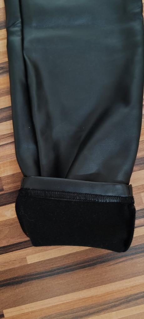 Zateplene koženkové leginy, m