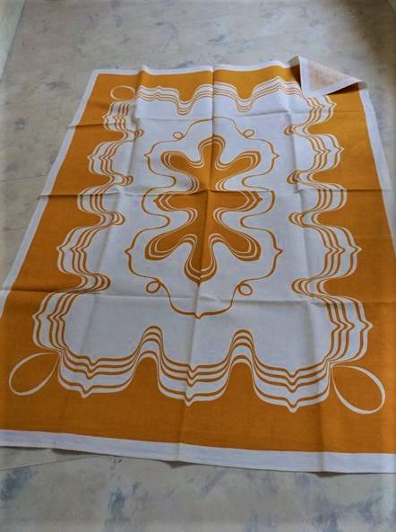 Kvalitný ľanový obrus,