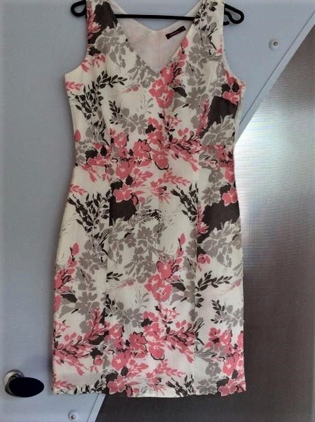 Púzdrové batistové šaty s/m, m