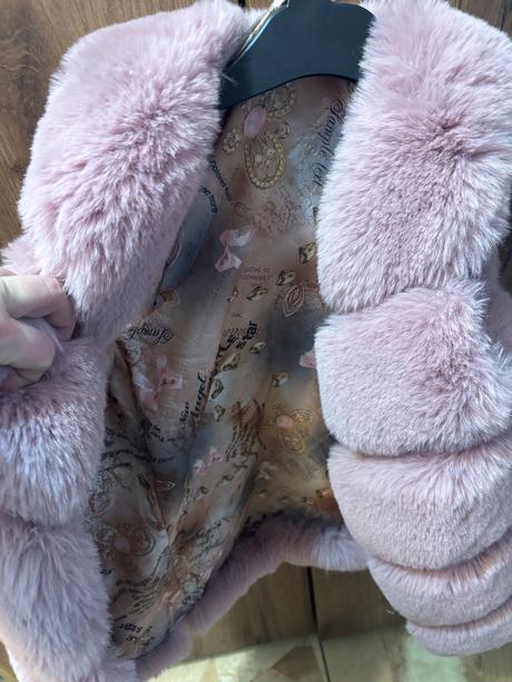 Kožušinova vesta, 140