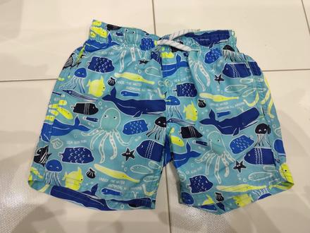 Predám chlapčenské kraťasy/plavky, 