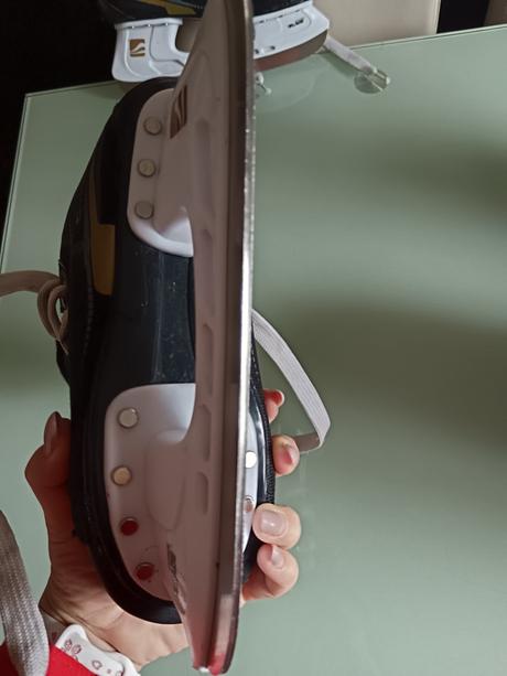 Korčule na ľad, 38