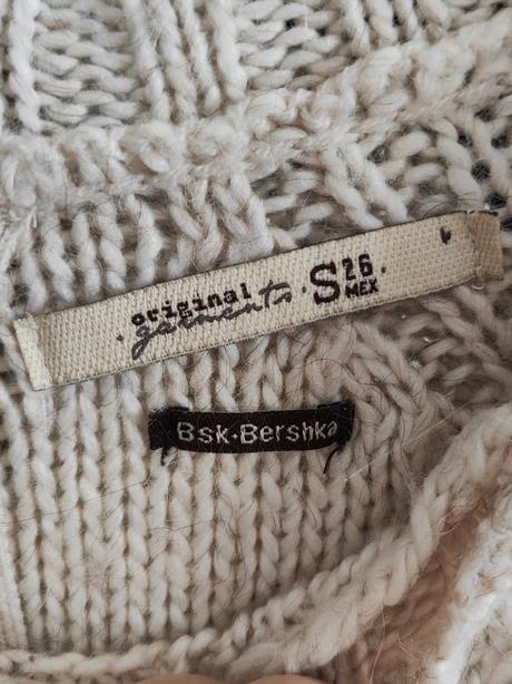 Svetrík, bershka,s