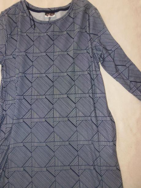 Šaty s vreckami, 38