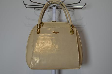 Béžová kabelka, 