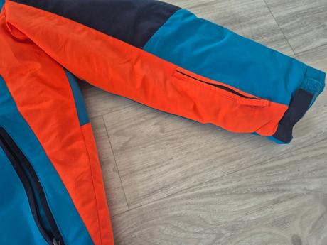 Vetrovka yfk 146/152, 146