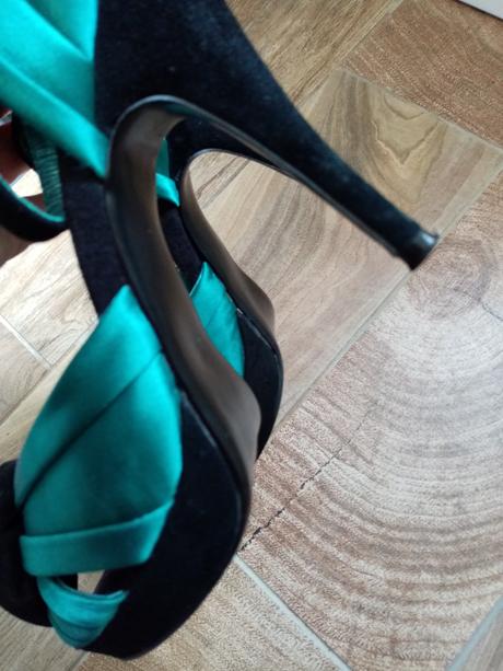 Krásne sandalky aftershock, 37