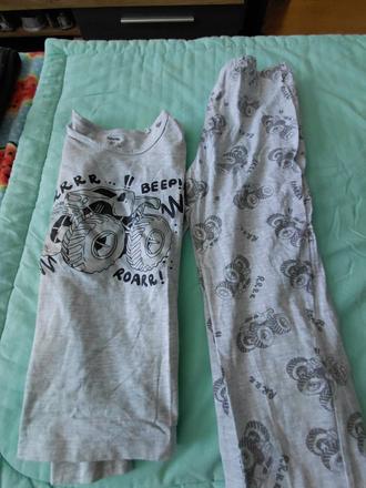 Pyžamo-auto šede, sinsay,128