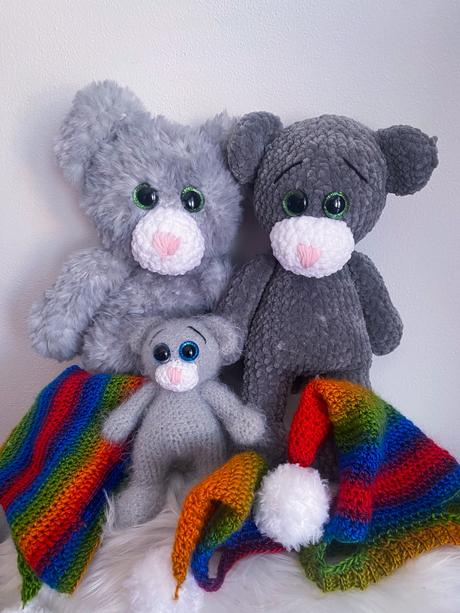 Háčkovaní mackovia,