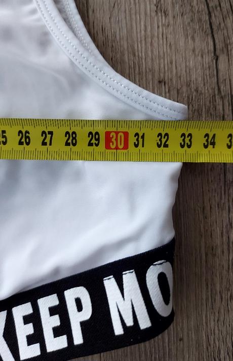 Čiernobiele plavky, 146