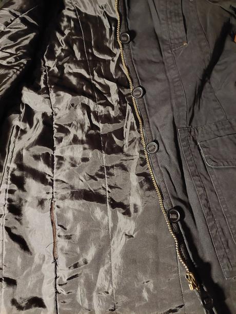 Dámska bunda s kapucňou, m