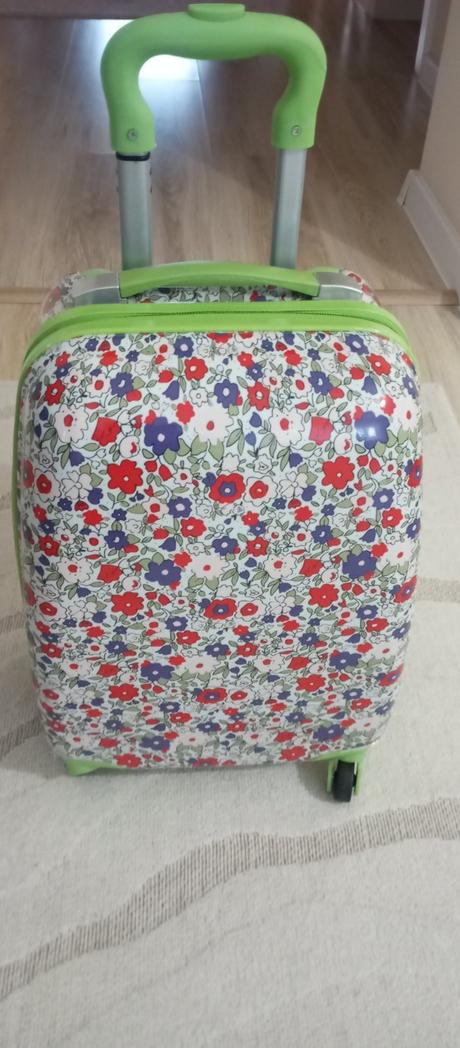 Malý cestovateľský kufor pre dievčatká, reserved