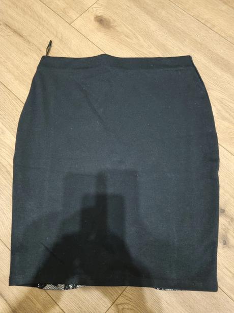 Čierna úplet.sukňa f&f s čipkou veľ. 40, f&f,40