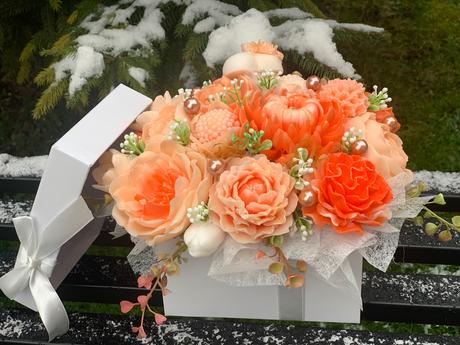 Mydlova kytica v boxe,