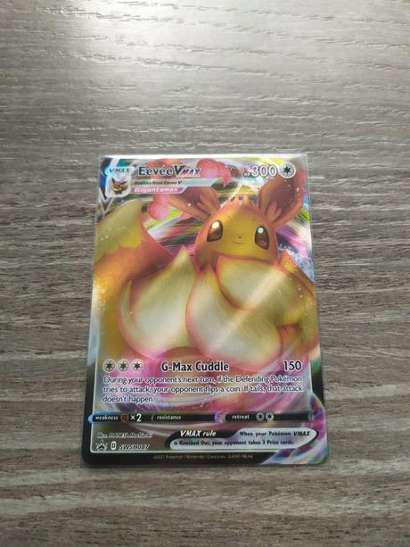 Pokemon tcg karta eevee v max,