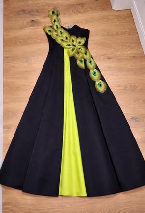 Plesové spoločenské šaty s aplikáciou s-m, m