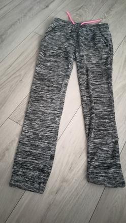 Tepláky 134/140, takko,128