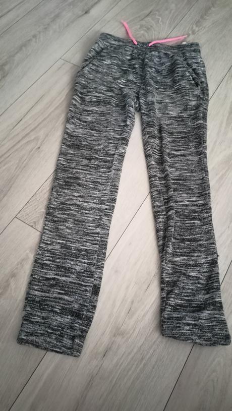 Tepláky 134/140, takko,128