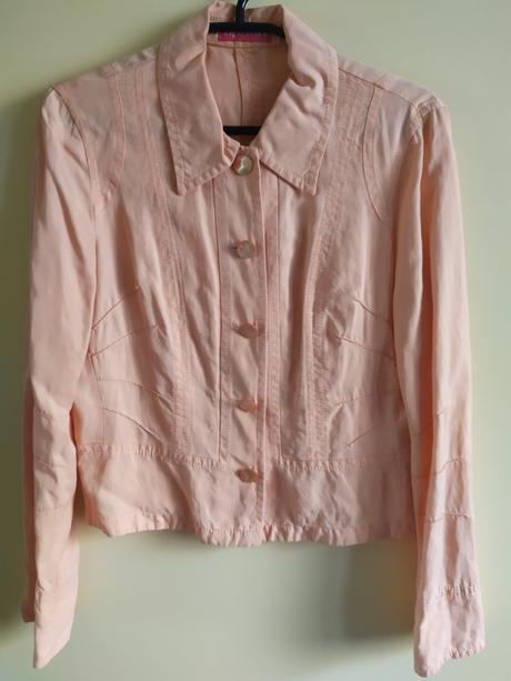 Marhulova bundička, 40