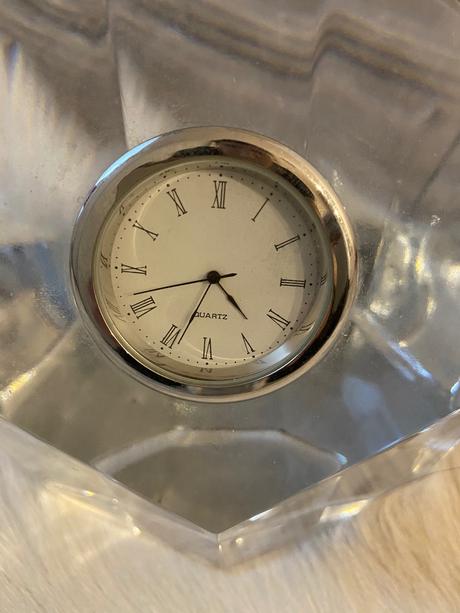 Hodinky sklo, 